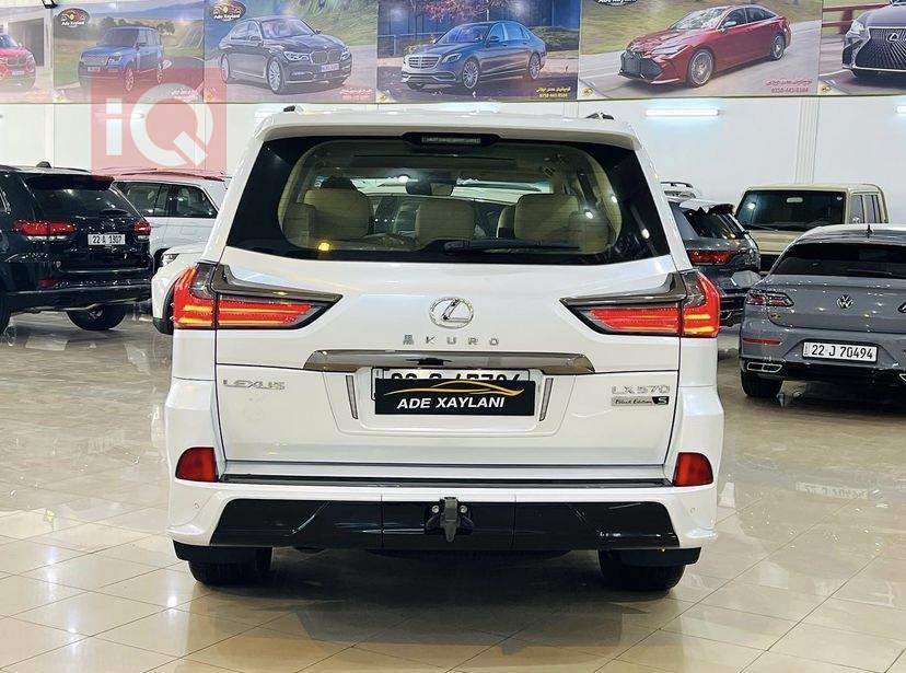 Lexus LX